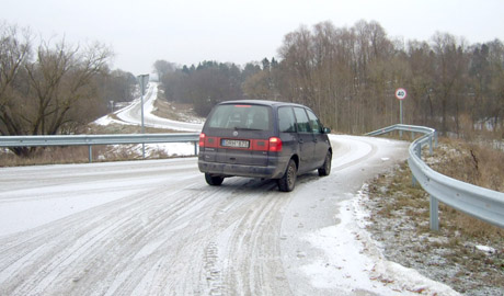 Politikai padalijo kelių priežiūros lėšas Politikai padalijo kelių priežiūros lėšas