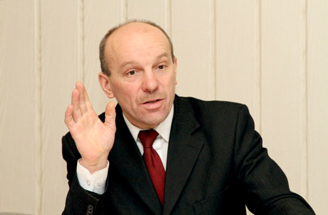 Šiaulių direktorius pradėjo dirbti neteisėtai? Šiaulių direktorius pradėjo dirbti neteisėtai?