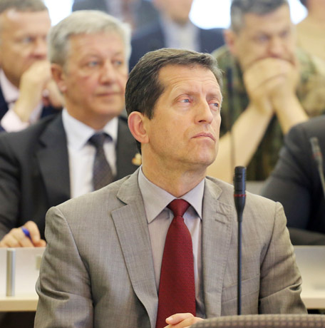 Liberalas vicemeras kratosi šešėlių Liberalas vicemeras kratosi šešėlių